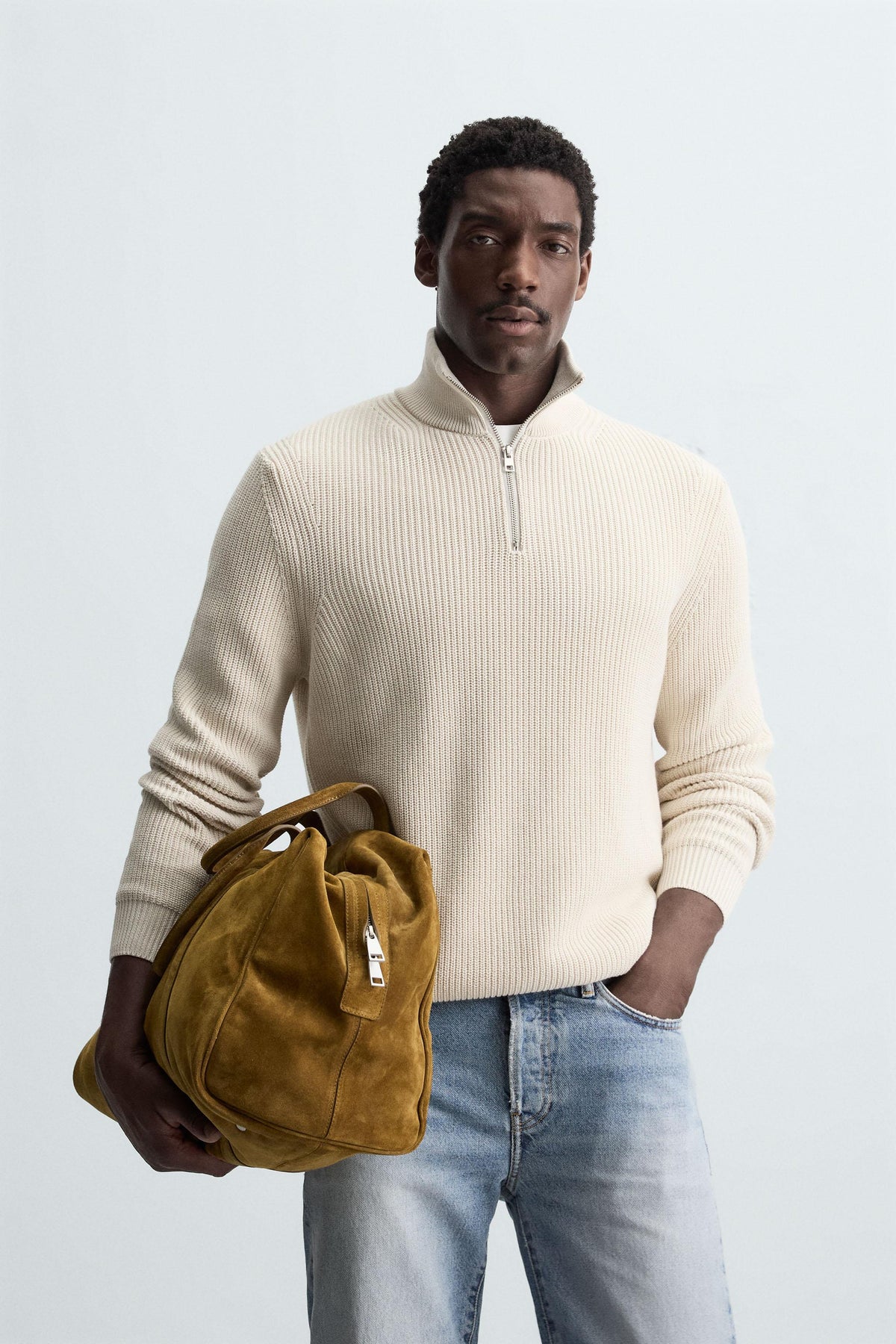 LINKSGESTRICKTER PULLOVER MIT REISSVERSCHLUSS