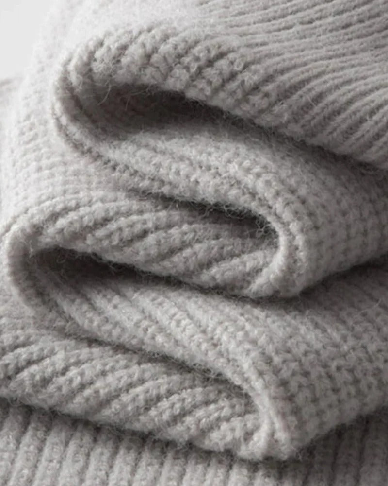 Strickjacke mit Reißverschluss und Stehkragen